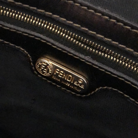 FENDI VINTAGE CROSSBODY BAG - Picture 13 of 16